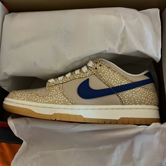 Nike Dunk Low Sesame Bagels - Picture 2 of 3